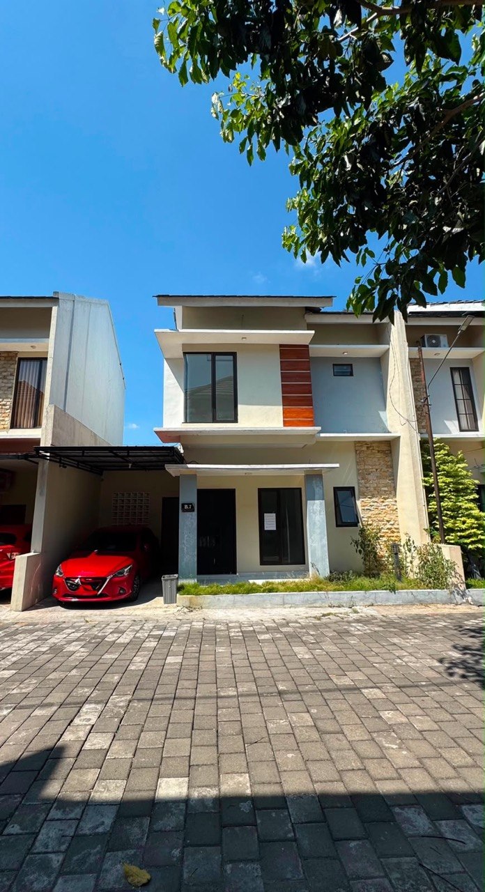 Rumah Cluster Cantik 2 Lantai Disewakan dekat ke Luwes Gentan dan Kampung Batik Laweyan Solo di Gentan Waru, Baki, Sukoharjo