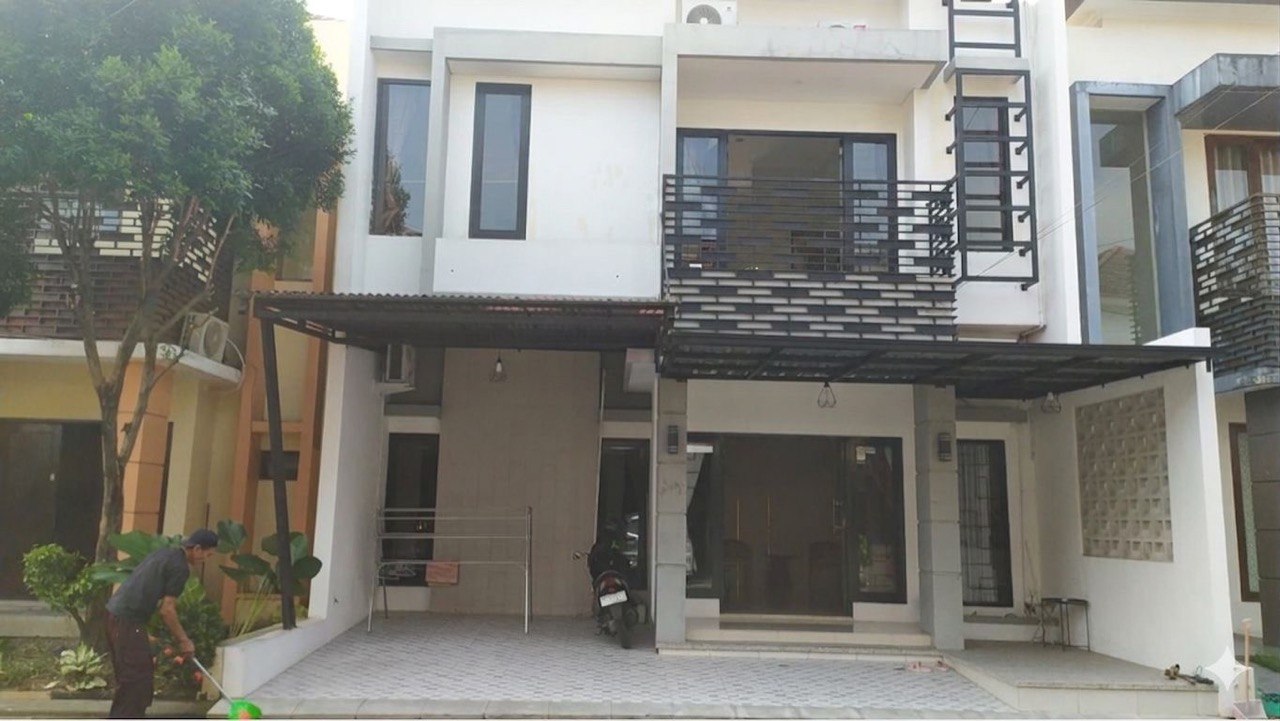 Rumah Cluster Cantik SIAP HUNI 2 Lantai Siap Huni Area Favorit Gentan dekat ke Solo di Purbayan, Sukoharjo