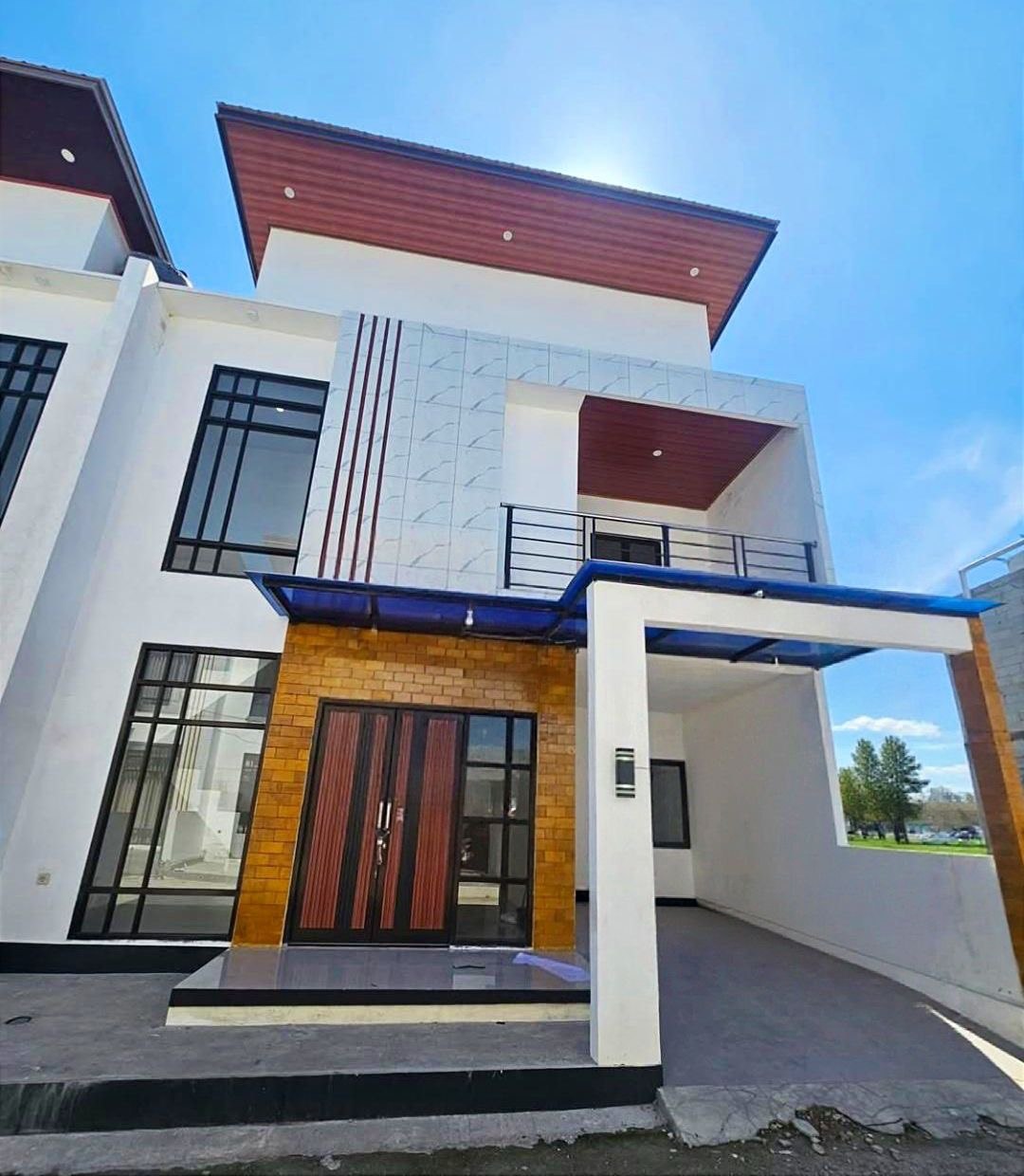 Rumah Cantik 2 Lantai Bangunan Baru dekat Pusat Kota Karanganyar di Tasikmadu, Karanganyar