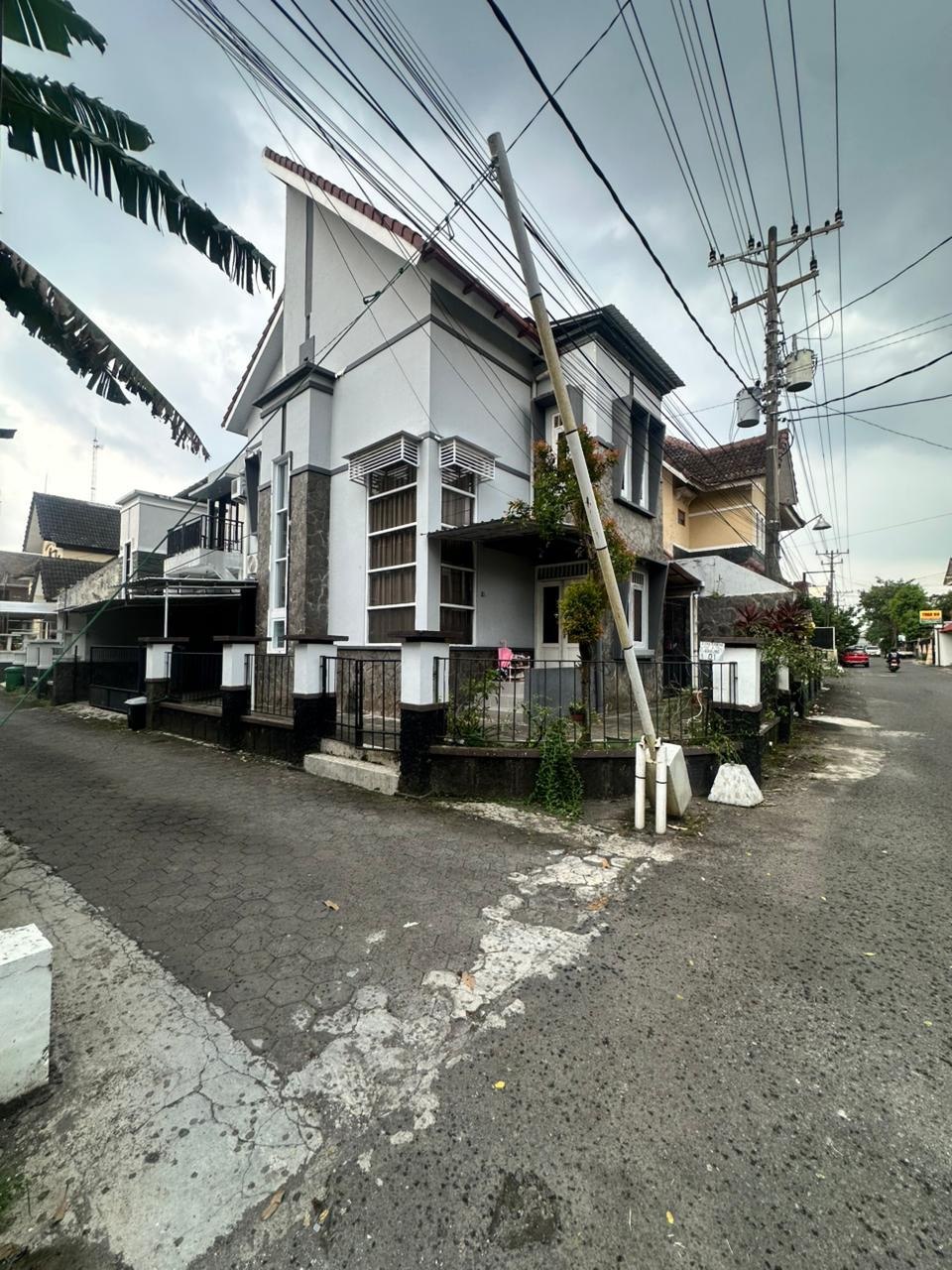 Rumah HOOK 2 Lantai Siap Huni ADA BONUS di Lokasi Strategis dekat Kampus Favorit dan Pusat Kota Yogyakarta di Sleman, DI Yogyakarta