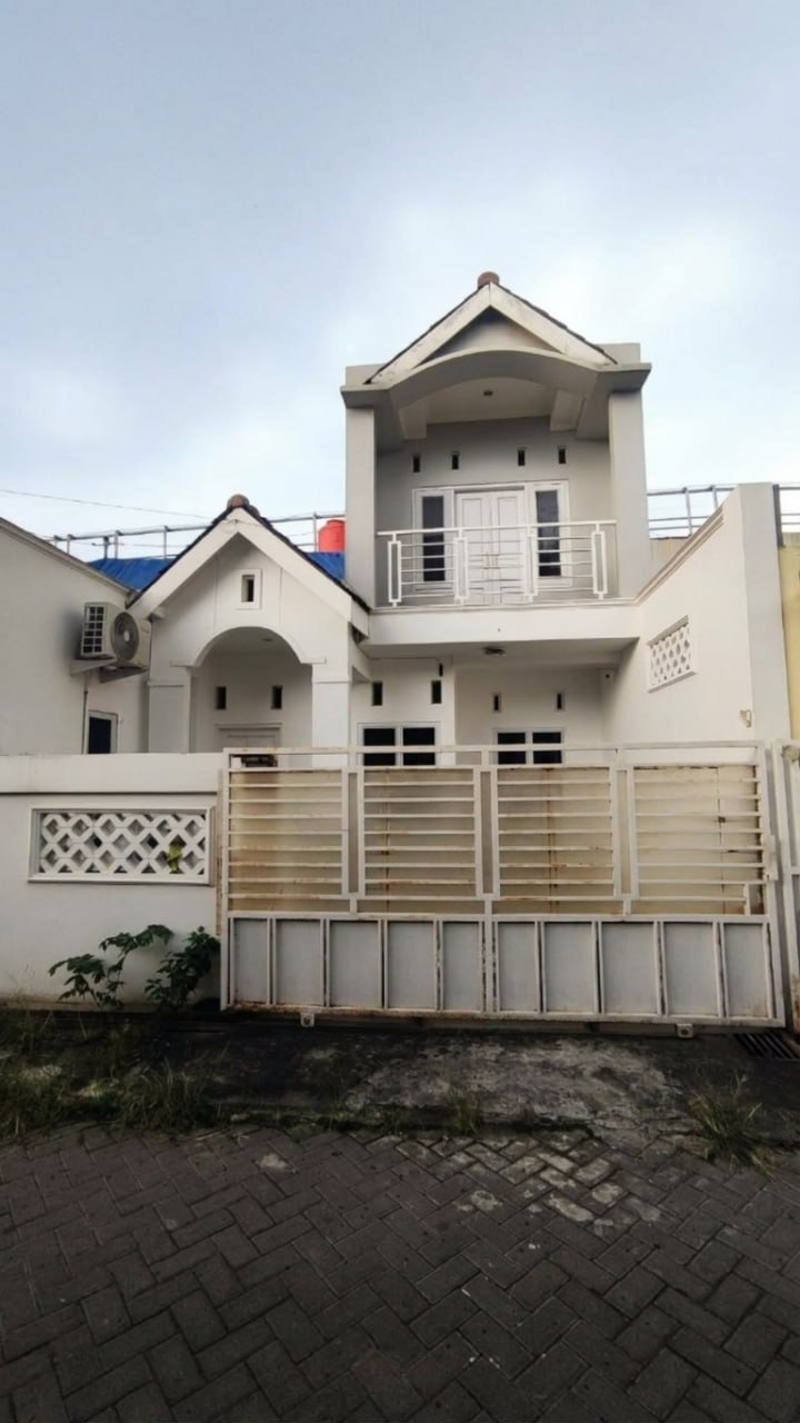 Rumah 1 1/2 Lantai MURAH BONUS FURNISHED dekat ke Kota Solo di Sawahan, Boyolali