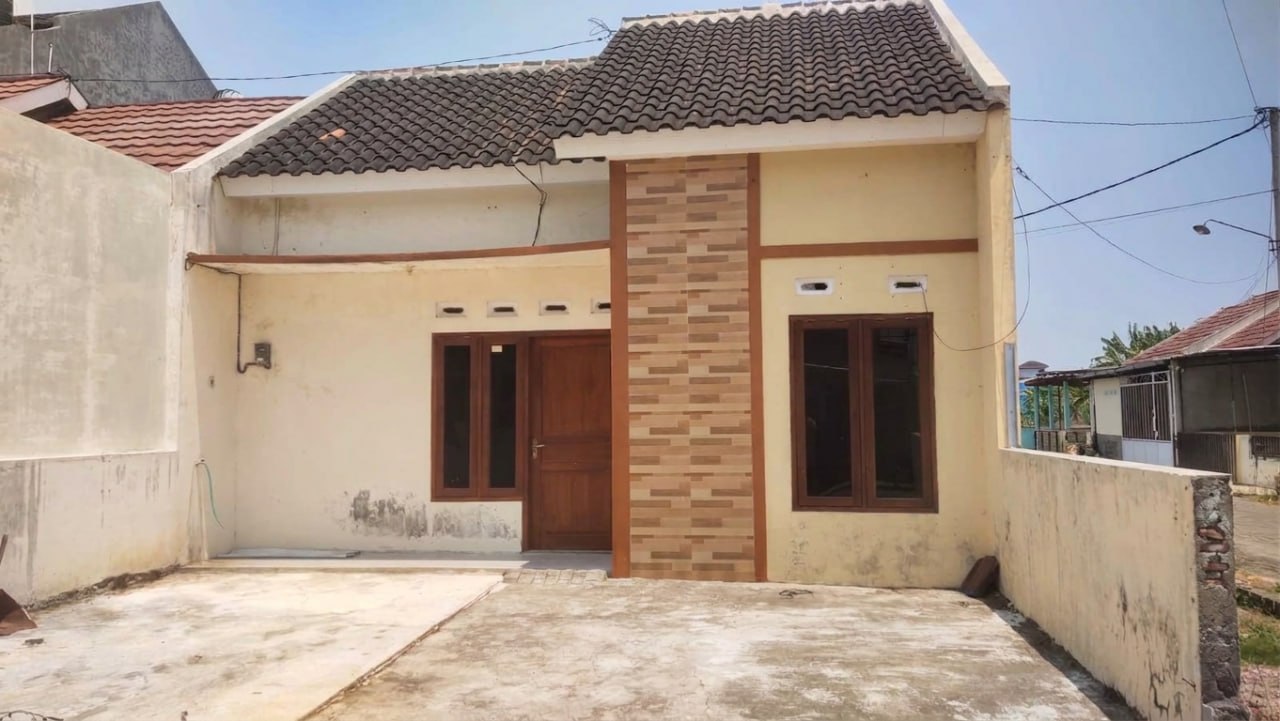 Rumah HARGA TERJANGKAU di Pusat Kota Karanganyar Jangkauan Mudah Ke Solo di Papahan, Karanganyar
