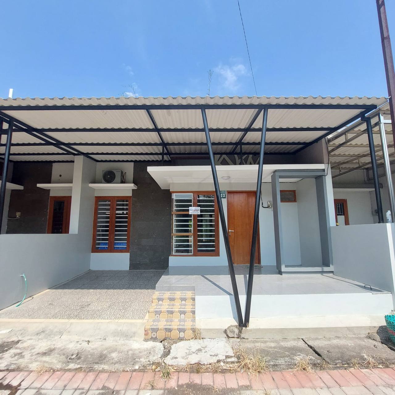 Rumah Cluster Elite Cantik Disewakan di Area Favorit Solo Baru di Solo Baru, Grogol, Sukoharjo