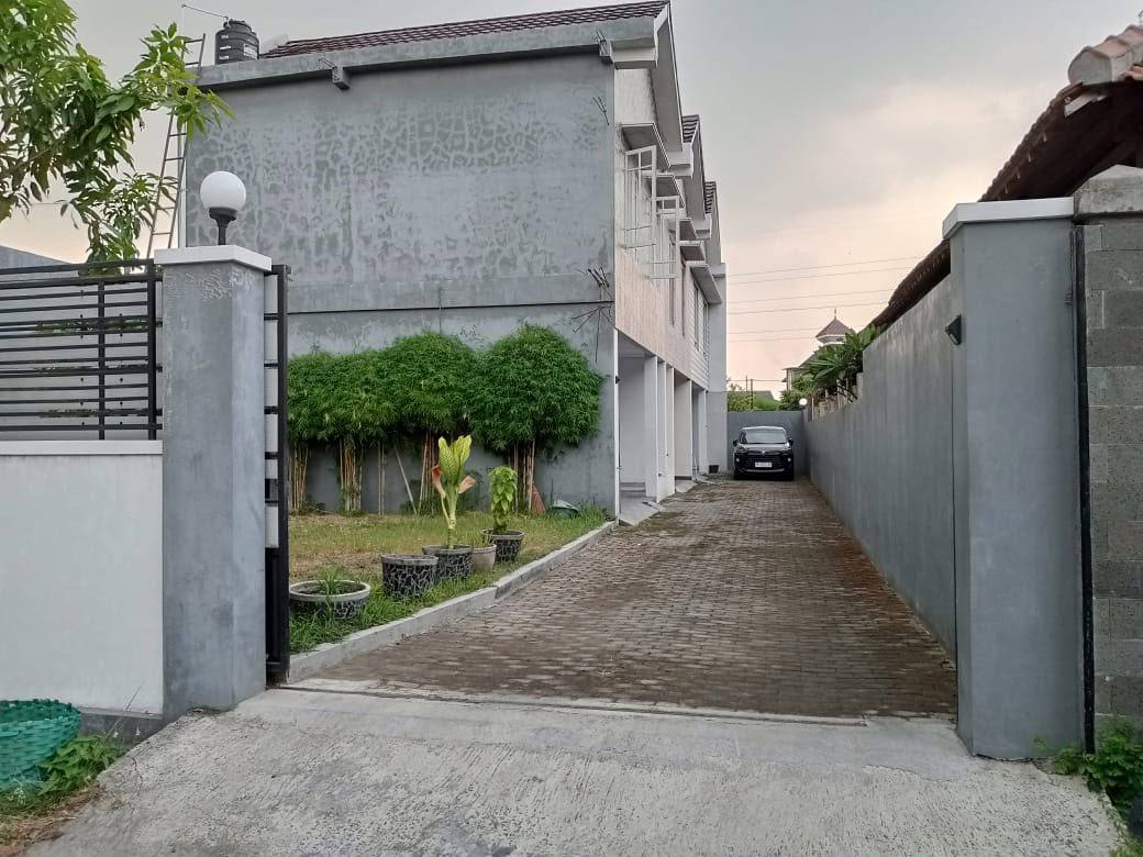 Rumah Penginapan / Guest House Strategis Kota Solo dekat ke Pintu Tol dan Pusat Kota di Banjarsari, Kota Surakarta (Solo)