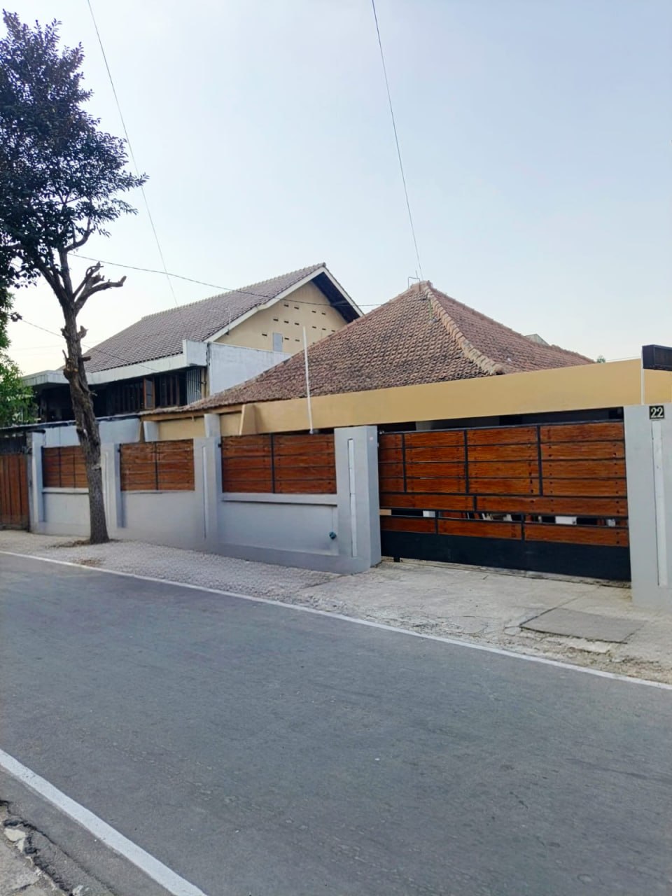 Rumah Mewah On Progress Renov di Pusat Bisnis Kota Surakarta Kawasan Nyaman Laweyan di Purwosari, Laweyan