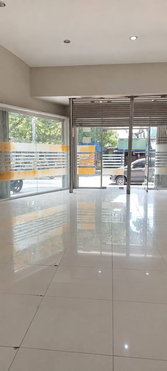 Ruko Sewa 3 Lantai di Pusat Kota Solo di Serengan, Kota Surakarta (Solo)