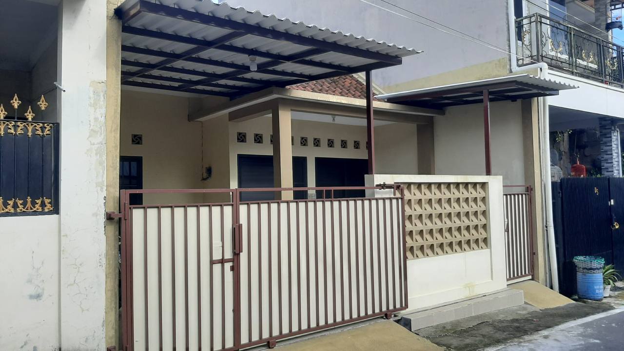 Rumah Bagus Harga Terjangkau di Kota Surakarta di Mojosongo, Solo