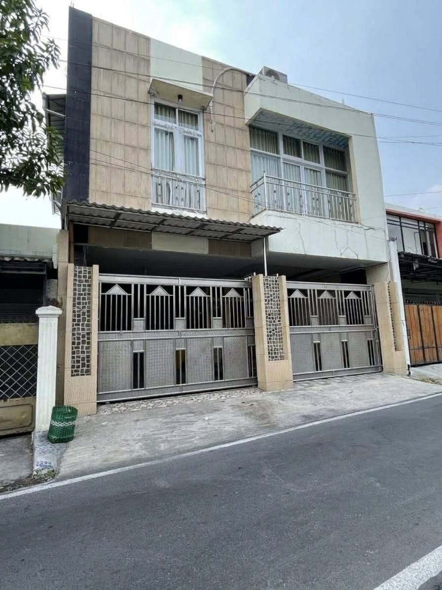 Rumah 2 Lantai Selangkah ke Pusat Bisnis Slamet Riyadi Solo dan Jalur Lintas Kota di Laweyan, Solo