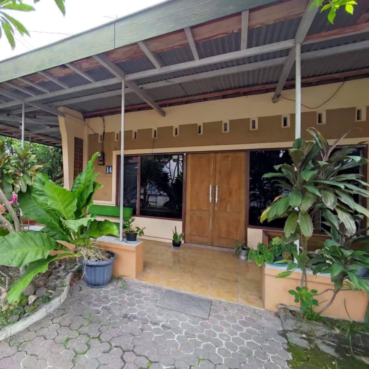Rumah Luas dalam Kota Surakarta dekat Pusat Kota, Sekolah, Fasilitas Umum di Karangasem, Laweyan, Kota Surakarta