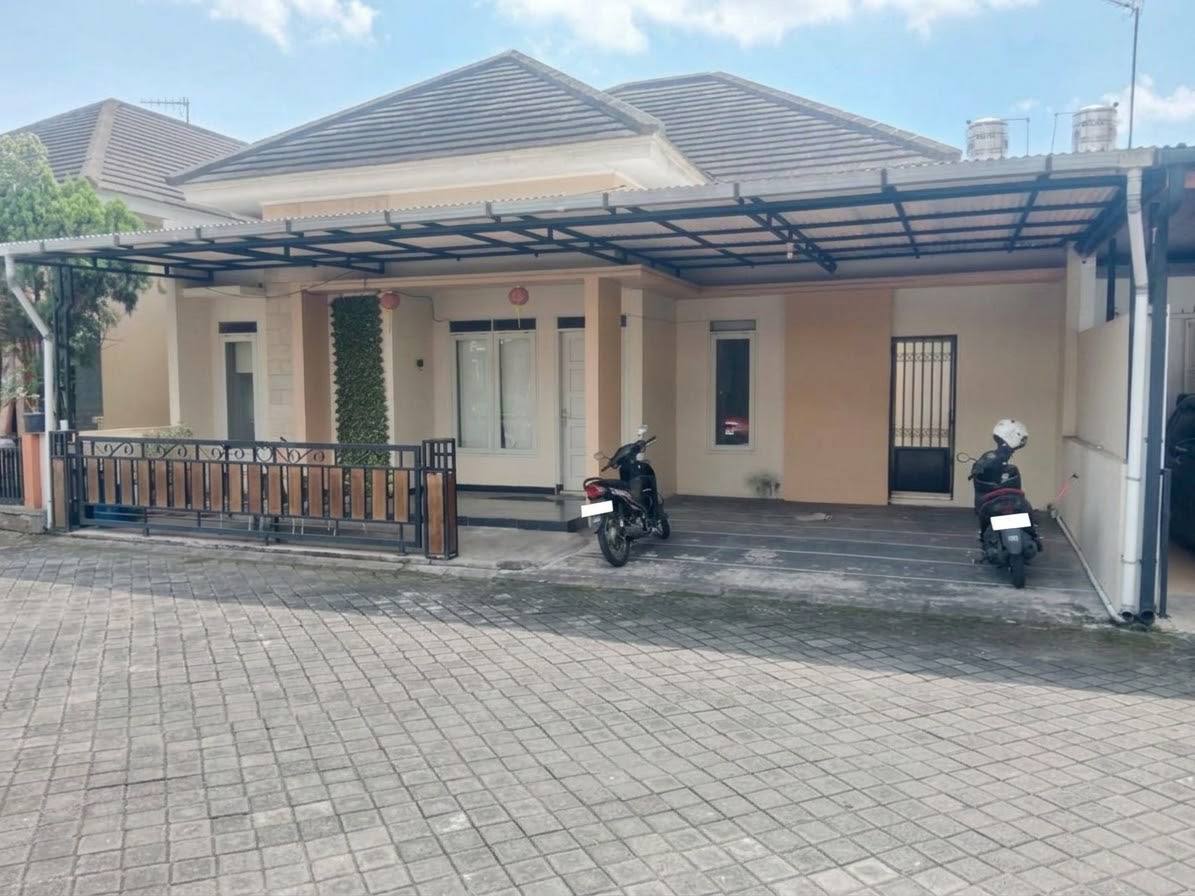 Rumah Bagus dalam Cluster Elite di Colomadu Selangkah ke Kota Solo di Colomadu, Karanganyar