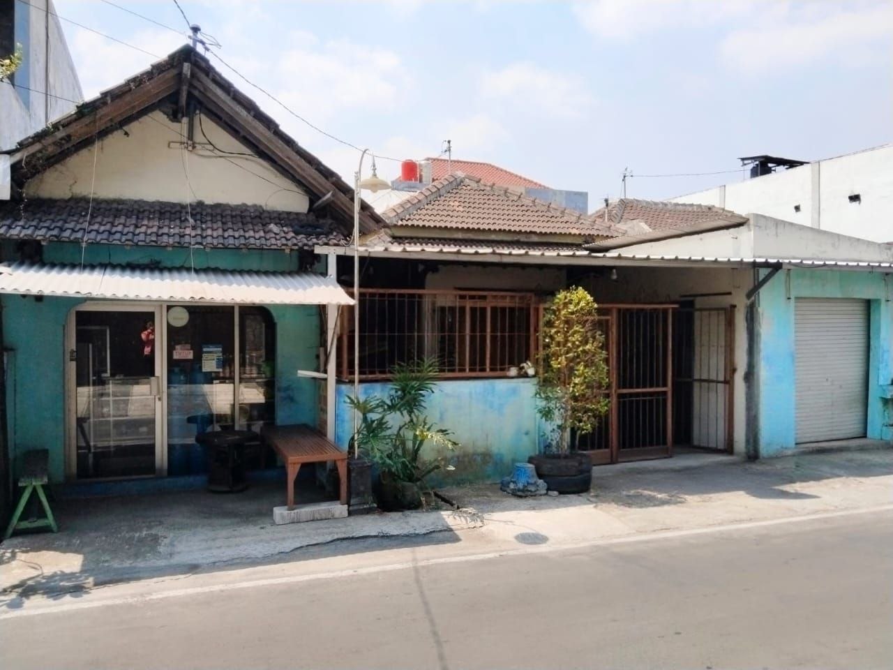 Rumah Lama bekas Kost dan Hunian di Gentan di Gentan, Sukoharjo