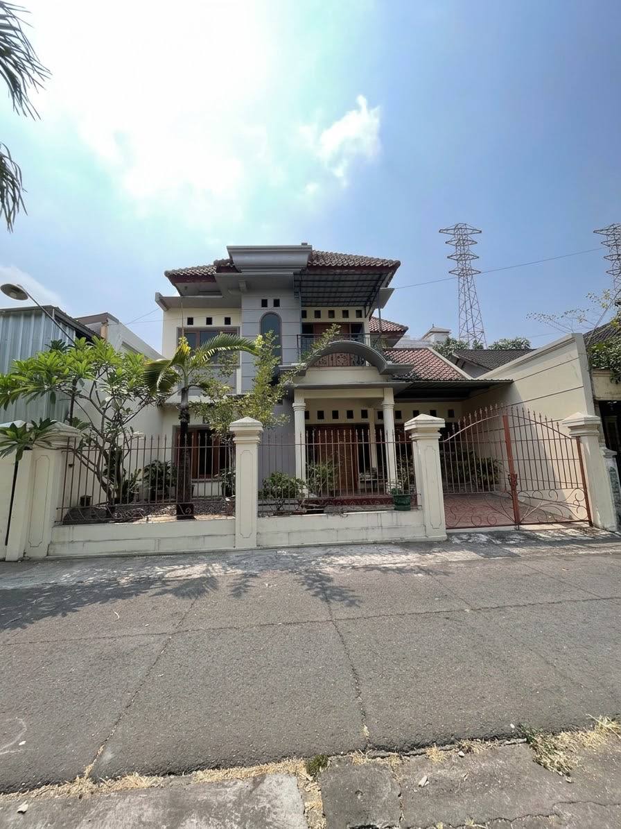 Rumah Sewa Bagus dekat Pusat Bisnis Slamet Riyadi Solo di Jajar, Solo