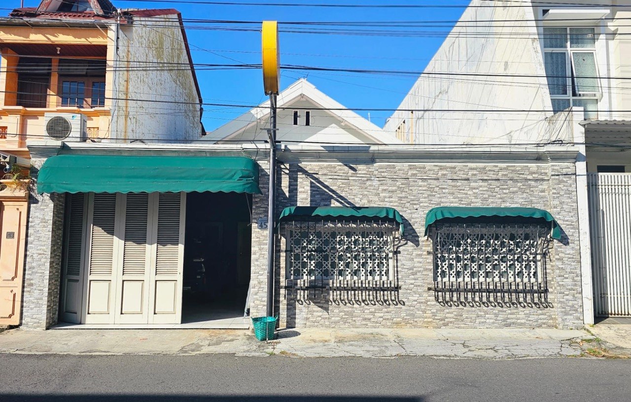 Rumah Bagus di Pusat Bisnis Purwosari dekat Jl Slamet Riyadi Solo di Laweyan, Kota Surakarta
